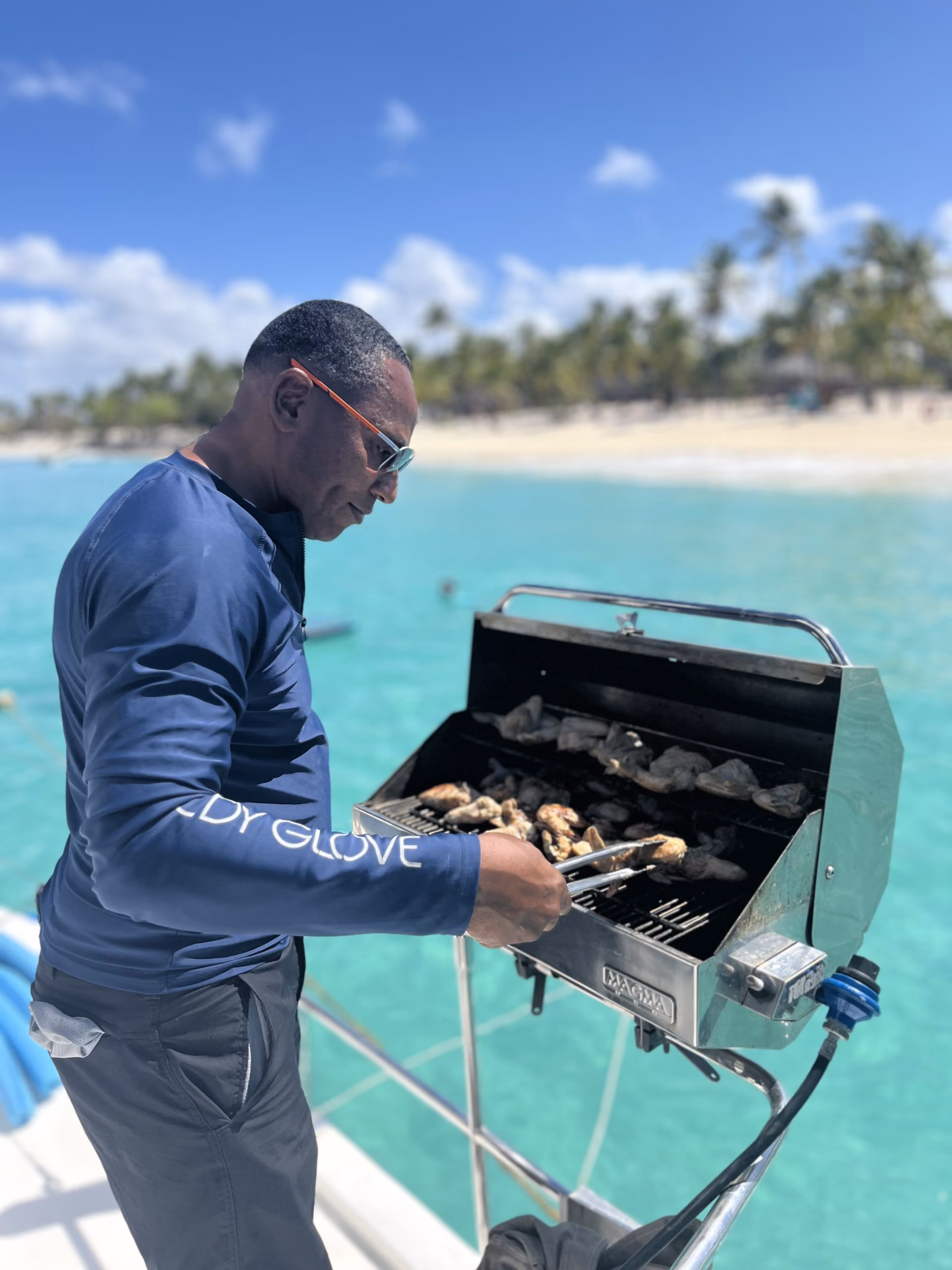 Disfrutar de una BBQ en el Mar